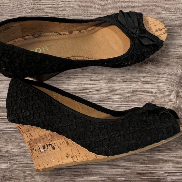 Report Shoes - REPORT footwear black work/casual cork wedge heels size 9.5